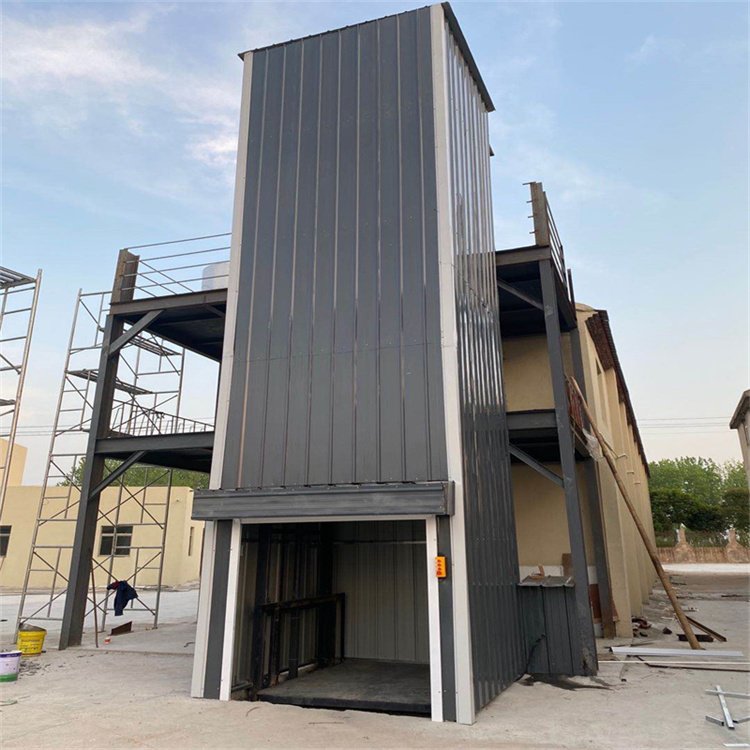 彩钢瓦外封升降货梯