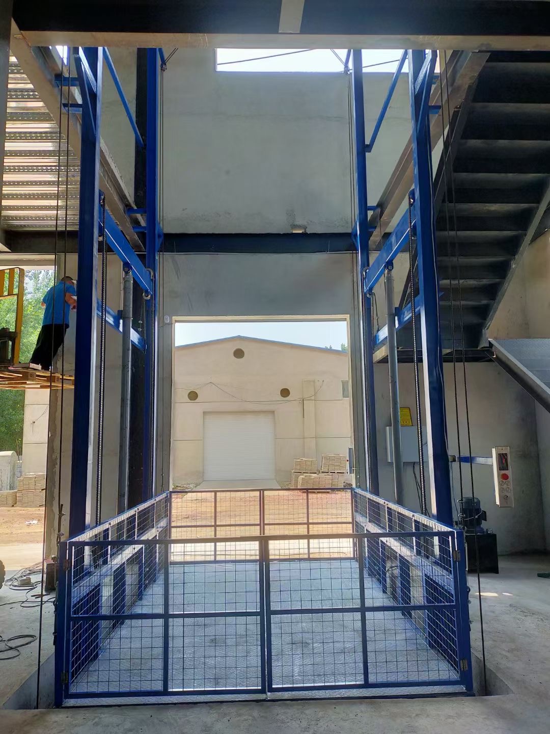 导轨式升降机 导轨式升降机